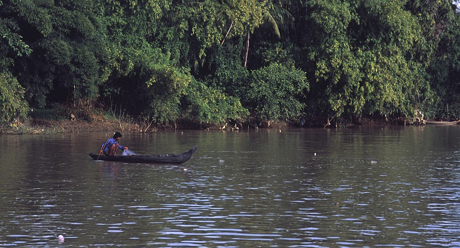 fishing, river between Battambong and Siem Reap.jpg